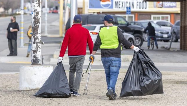 Keep our neighborhoods safe and clean Volunteers spiff up Oildale